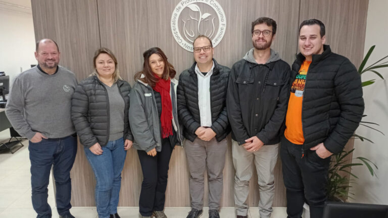 Leia mais sobre o artigo Cooperativa Nossa Terra recebe visita da Rabo Foundation e Cresol Centro Sul para fortalecer parcerias e ampliar projetos