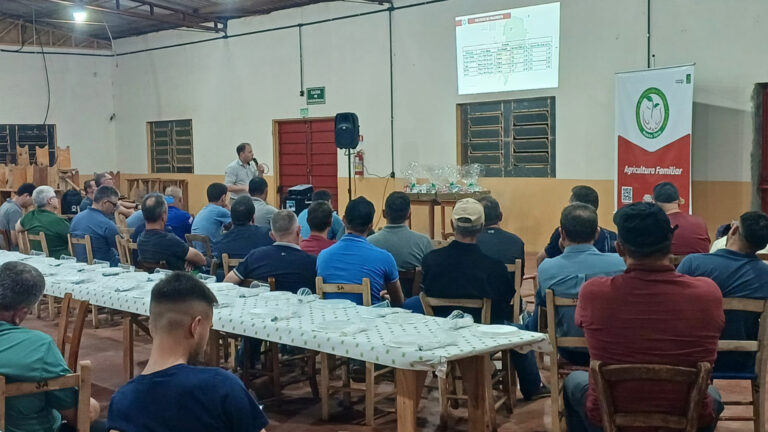 Leia mais sobre o artigo Ponte Preta sedia encontro de produtores de trigo promovido pela Cooperativa Nossa Terra