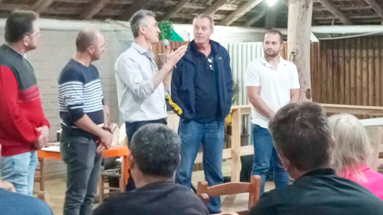 Leia mais sobre o artigo Produtores de uva de Alpestre alinham nova estratégia com a Cooperativa Nossa Terra