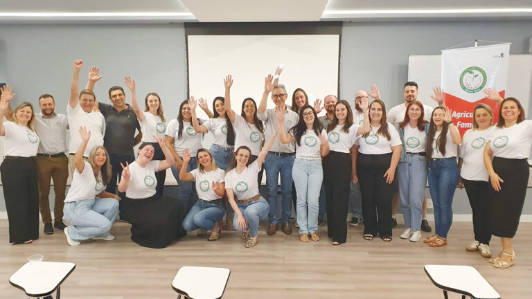 Leia mais sobre o artigo Maior programa de benefícios da história: Cooperativa Nossa Terra distribui Participação nas Sobras equivalente a 2,2 salários e celebra a força da cooperação