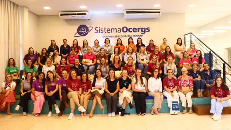 Leia mais sobre o artigo Protagonismo Feminino: Aline Skovronski assume cadeira no Comitê “Elas pelo Coop RS” durante a Expodireto Cotrijal