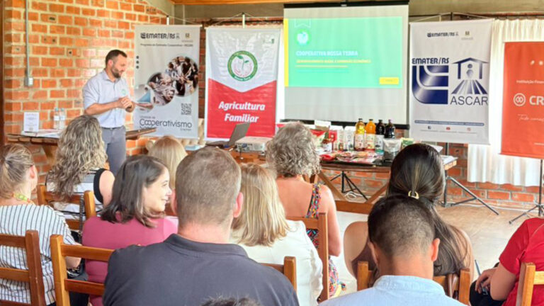 Leia mais sobre o artigo Nossa Terra participa de intercâmbio sobre compras públicas da agricultura familiar em Erechim