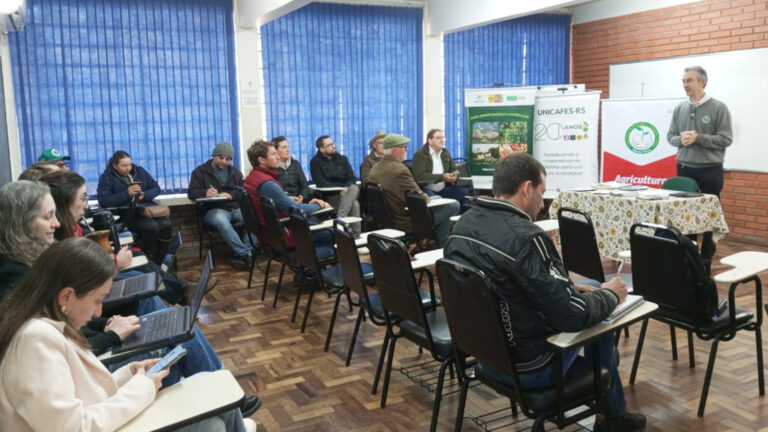 Leia mais sobre o artigo Nossa Terra debate acesso a mercados e entrega certificação orgânica no Seminário Terra à Mesa